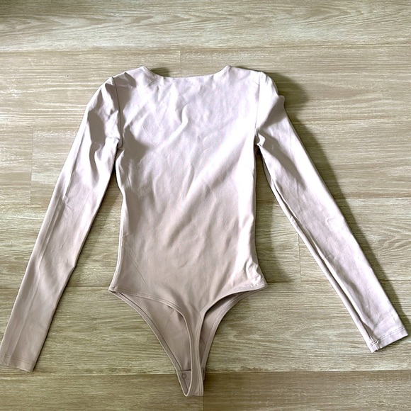 Aritzia Contour bodysuit size XXS - Picture 2 of 2